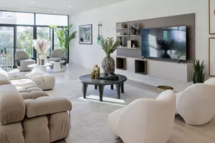 425 N Palm Dr, Beverly Hills, CA 90210 - Photo 1