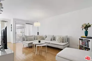 525 N Sycamore Ave, Los Angeles, CA 90036 - Photo 1