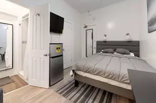 647 18th St, Los Angeles, CA 90015 - Photo 1