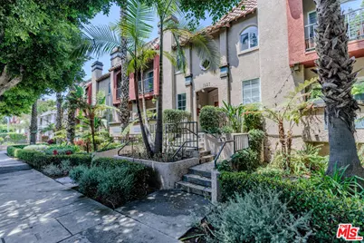1957 N Bronson Ave #112, Los Angeles, CA 90068 - Photo 1
