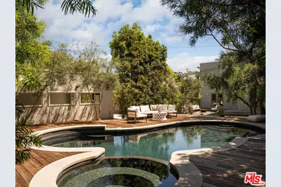 131 S Arden Blvd, Los Angeles, CA 90004 - Photo 1