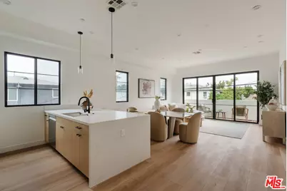 1952 S Garth Ave #2, Los Angeles, CA 90034 - Photo 1