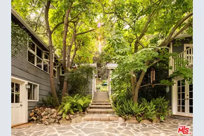 8162 Kirkwood Dr, Los Angeles, CA 90046 - Photo 1