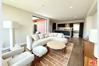 1017 N Croft Ave #301, Los Angeles, CA 90069 - Photo 1