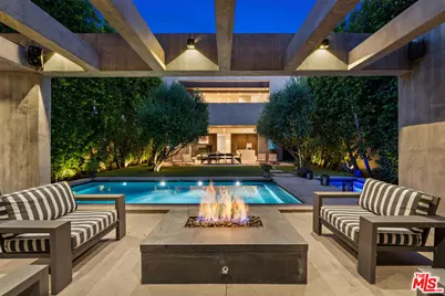 607 N Alta Vista Blvd, Los Angeles, CA 90036 - Photo 1