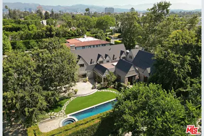 143 S Muirfield Rd, Los Angeles, CA 90004 - Photo 1