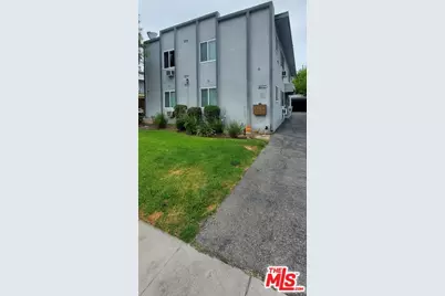 10717 Bloomfield St, North Hollywood, CA 91602 - Photo 1