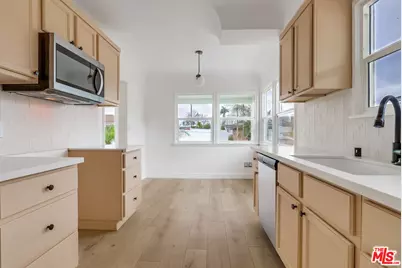 1735 W 108th St, Los Angeles, CA 90047 - Photo 1