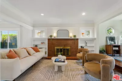 3517 9th Ave, Los Angeles, CA 90018 - Photo 1