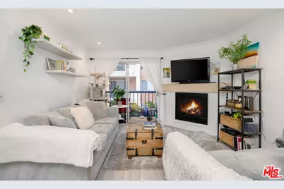 5500 Owensmouth Ave #217, Woodland Hills, CA 91367 - Photo 1