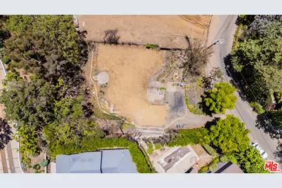 1022 Maroney Ln, Pacific Palisades, CA 90272 - Photo 1