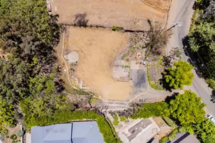 1022 Maroney Ln, Pacific Palisades, CA 90272 - Photo 1