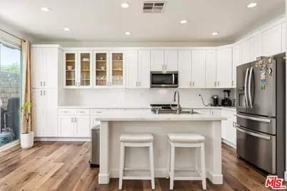 19335 Opal Ln #127, Santa Clarita, CA 91350 - Photo 1