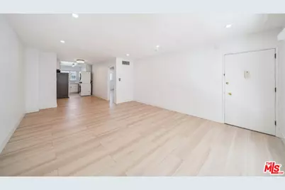 326 S Serrano Ave #9, Los Angeles, CA 90020 - Photo 1