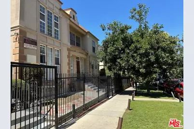 925 S Hobart Blvd #1/2, Los Angeles, CA 90006 - Photo 1