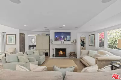 207 10th Street, Santa Monica, CA 90402 - Photo 1