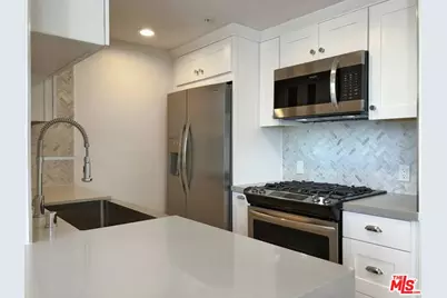 301 S Swall Dr #201, Los Angeles, CA 90048 - Photo 1