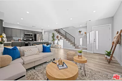 1126 Magnolia Ave, Los Angeles, CA 90006 - Photo 1