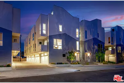 10919 Otsego St, North Hollywood, CA 91601 - Photo 1