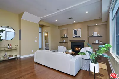 11815 Laurelwood Dr #1, Studio City, CA 91604 - Photo 1