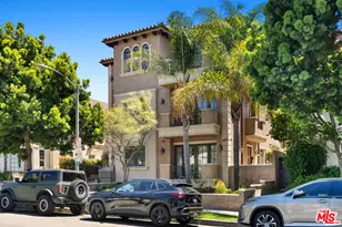 208 S Lasky Dr, Beverly Hills, CA 90212 - Photo 1