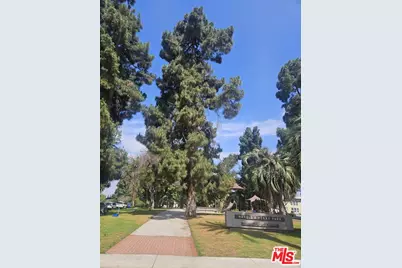 854 S Plymouth Blvd, Los Angeles, CA 90005 - Photo 1