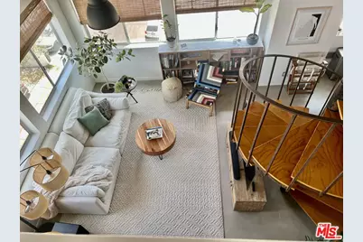 100 S Venice Blvd #14, Venice, CA 90291 - Photo 1