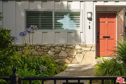 4040 Grand View Blvd #7, Los Angeles, CA 90066 - Photo 1