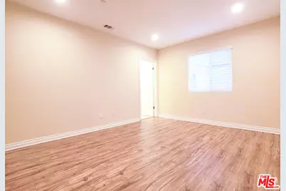 1142 S Mariposa Ave #1/2, Los Angeles, CA 90006 - Photo 1