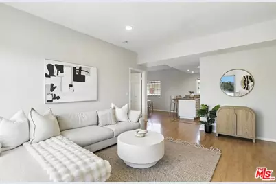 11531 Riverside Dr #308, North Hollywood, CA 91602 - Photo 1