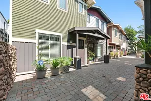 2020 Holly Dr, Los Angeles, CA 90068 - Photo 1