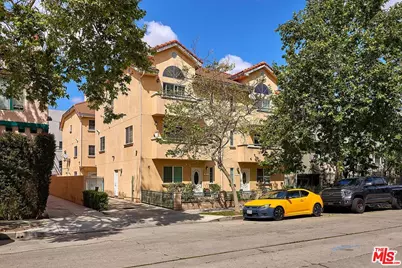 821 S Gramercy Pl #3, Los Angeles, CA 90005 - Photo 1
