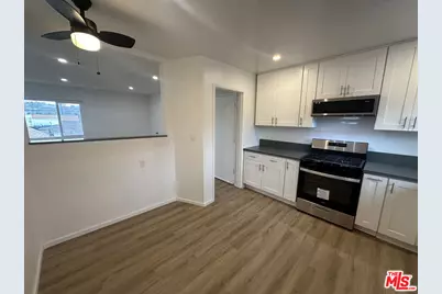 2530 Carmona Ave, Los Angeles, CA 90016 - Photo 1