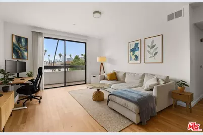 533 S St Andrews Pl #209, Los Angeles, CA 90020 - Photo 1