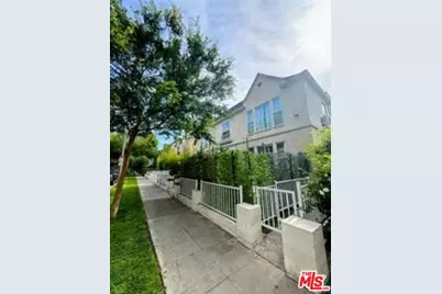 137 S Crescent Dr #9, Beverly Hills, CA 90212 - Photo 1