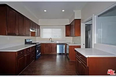 1406 3rd Ave, Los Angeles, CA 90019 - Photo 1