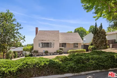 3926 S Ridgeley Dr, Los Angeles, CA 90008 - Photo 1