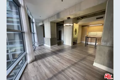 727 W 7th St #1011, Los Angeles, CA 90017 - Photo 1