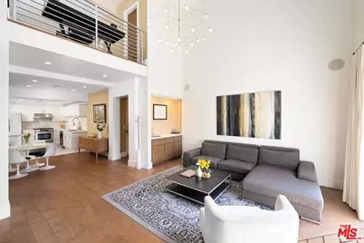 930 N Doheny Dr #412, West Hollywood, CA 90069 - Photo 1