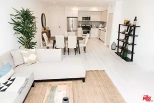 625 S Barrington Ave, Los Angeles, CA 90049 - Photo 1