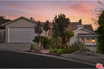 4185 Holly Knoll Dr, Los Angeles, CA 90027 - Photo 1