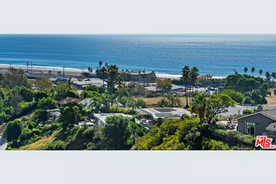 6240 Tapia Dr #D, Malibu, CA 90265 - Photo 1