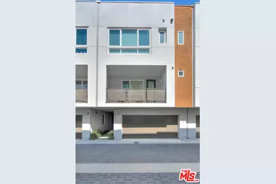 6906 N Tierno Ln, Los Angeles, CA 90038 - Photo 1