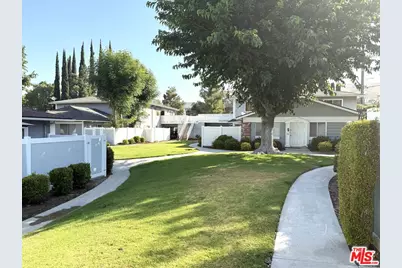 28166 Robin Ave, Santa Clarita, CA 91350 - Photo 1