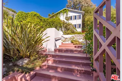 16449 Akron St, Pacific Palisades, CA 90272 - Photo 1