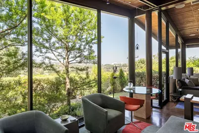 1024 Lindenwood Ln, Los Angeles, CA 90049 - Photo 1