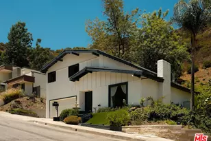 17149 Clemons Dr, Encino, CA 91436 - Photo 1