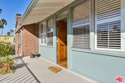 2033 Cloverfield Blvd #C, Santa Monica, CA 90404 - Photo 1