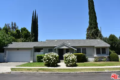 19229 Aetna St, Tarzana, CA 91356 - Photo 1