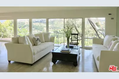 811 Linda Flora Dr, Los Angeles, CA 90049 - Photo 1